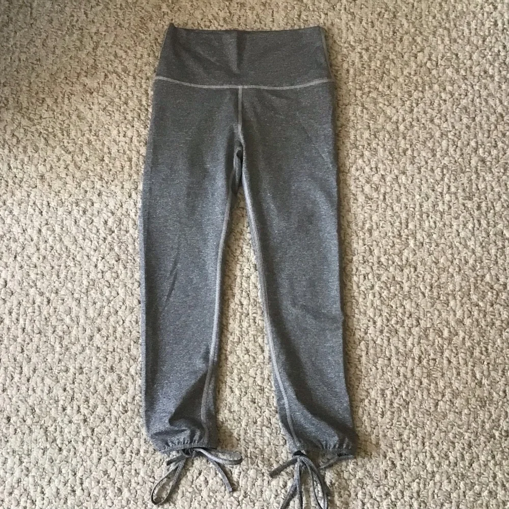 ❌SOLD❌Aerie 3/4 Crop Leggings *NWOT* - Picture 2 of 5